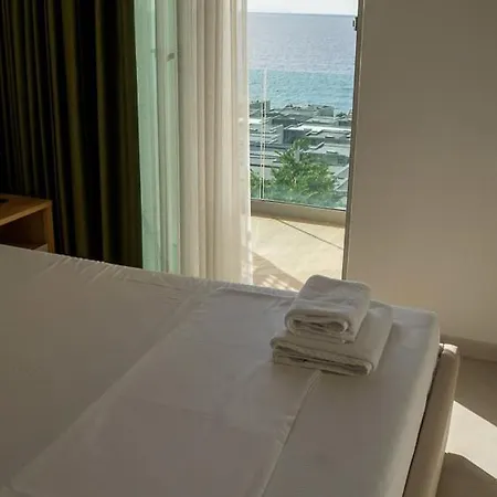 Palm Side Drymades *